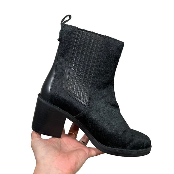 Ugg Camden Exotic Boot Womens Size 8.5 Black Cow Hair Chelsea Ankle Bootie - Picture 9 of 12